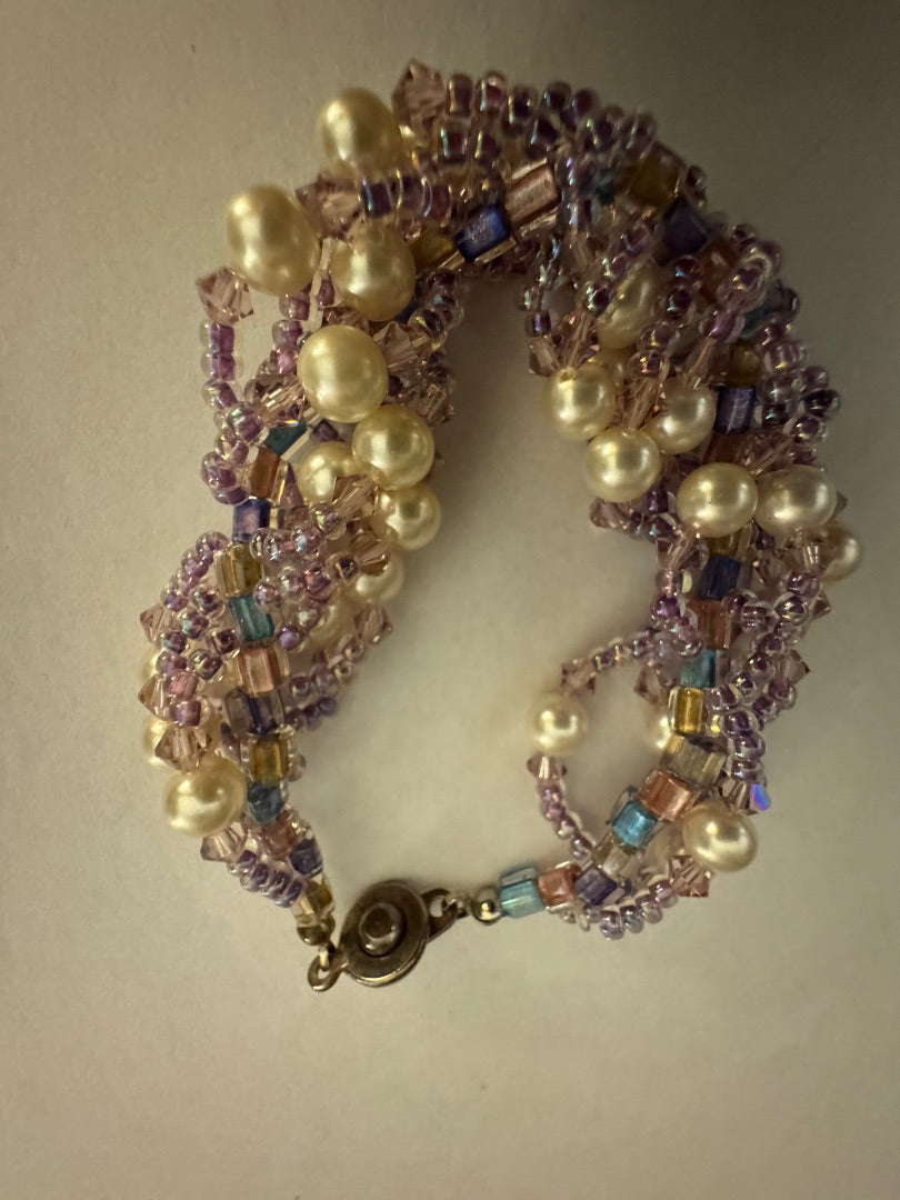 Multi strand color bead fox pearl bracelet