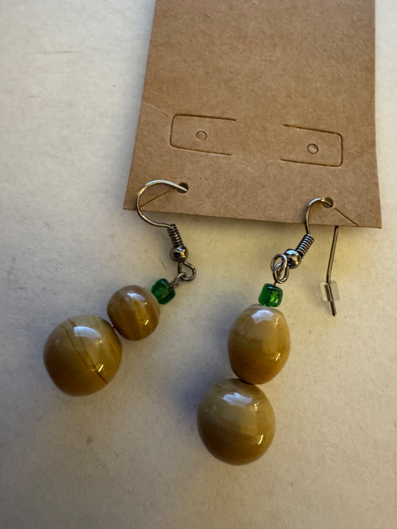 Woodcolor bead dangle earrings