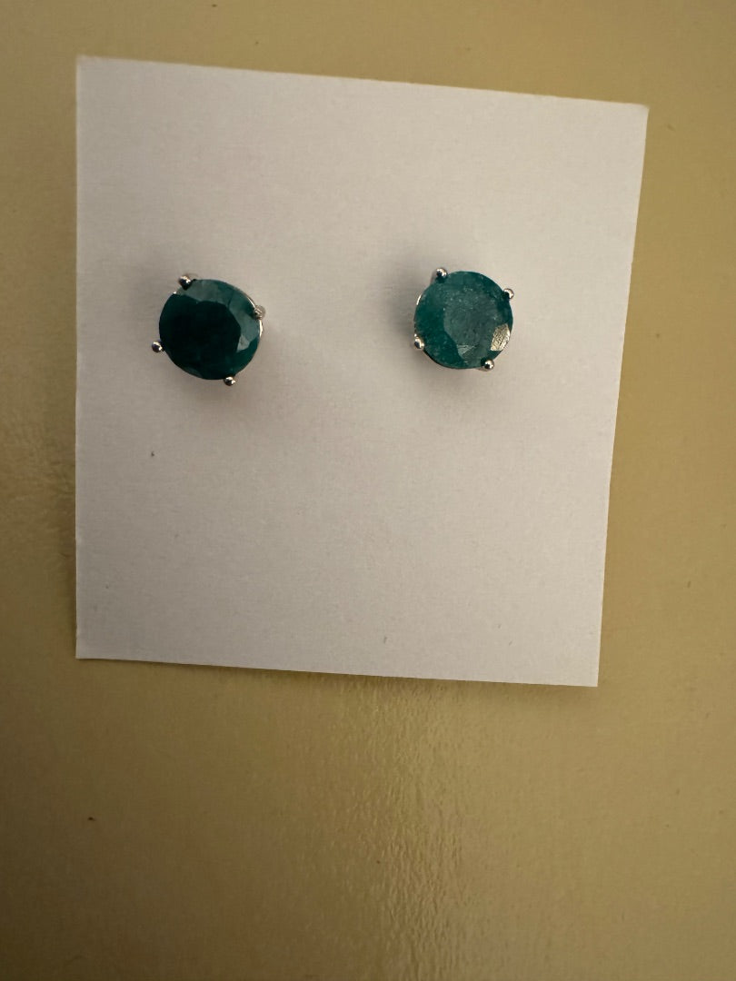 Emerald color 925 stud earrings