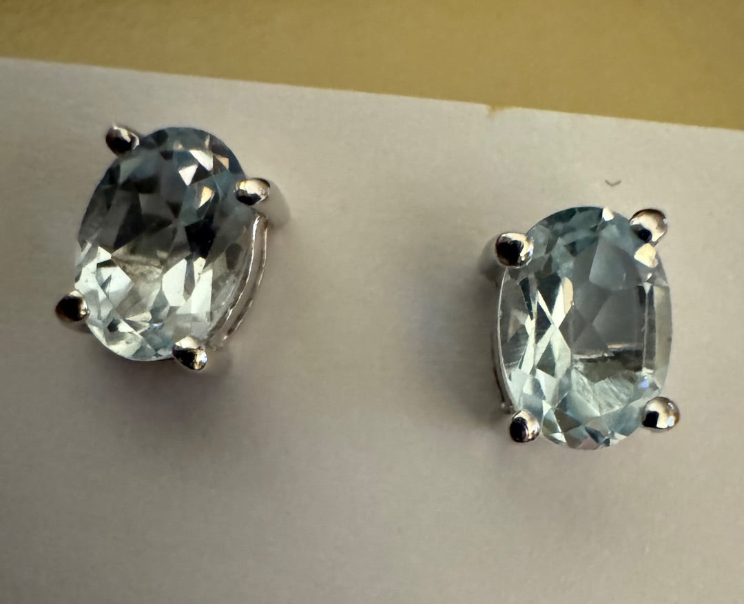 Blue Topaz 1.6 carat 925 stud earrings