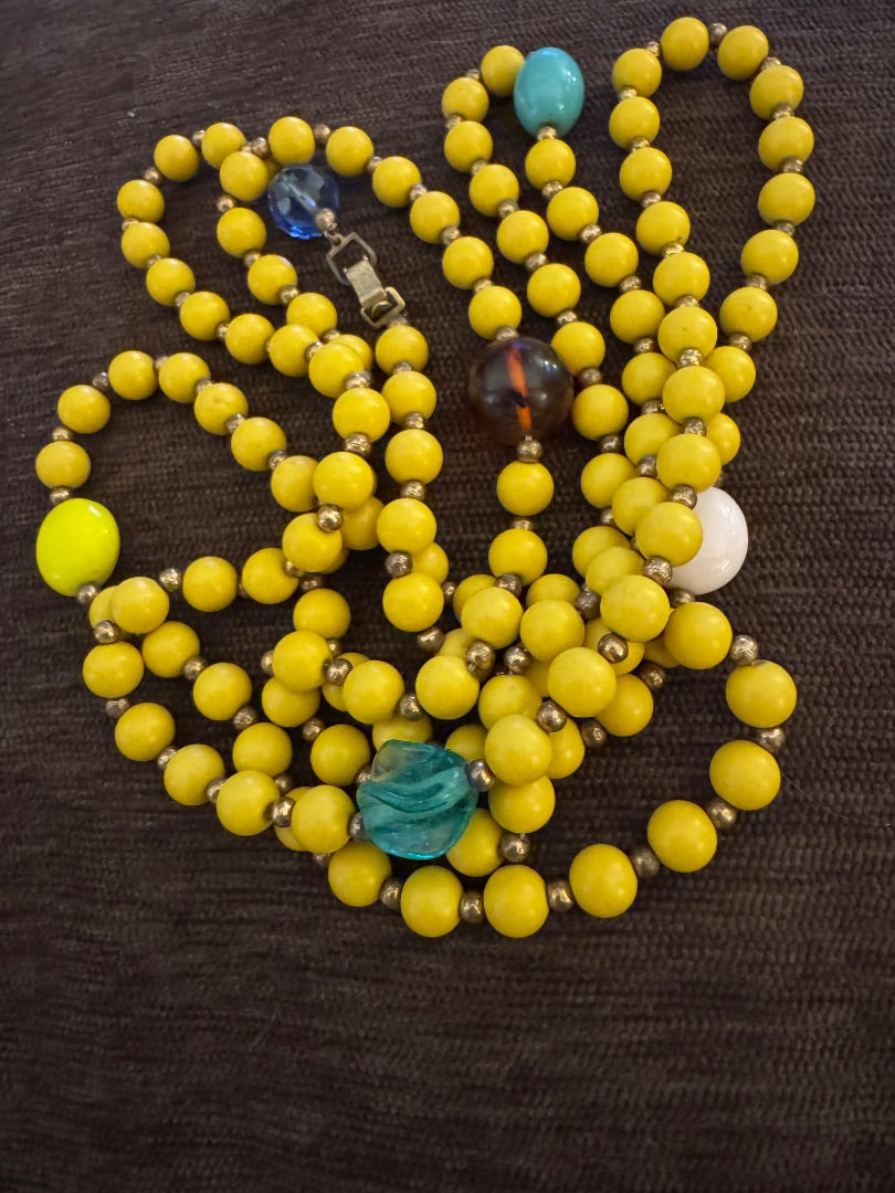 Yellow bead w/ color accent necklace
