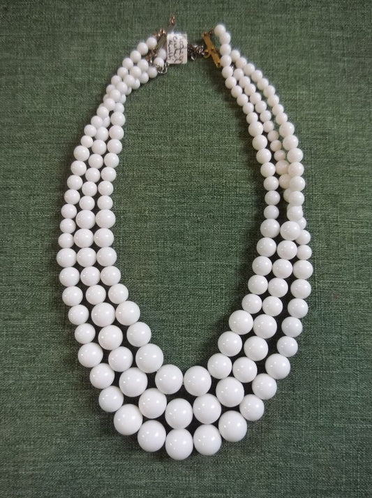 White  Beaded multistrand necklace