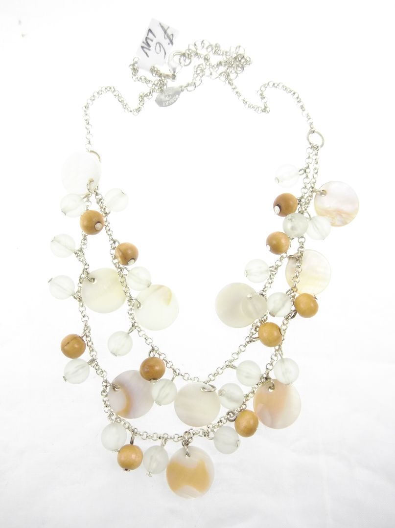 White Robert Rose Mother of pearl necklace