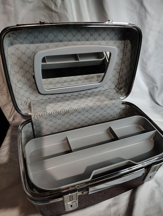 RED American Tourister Train Case