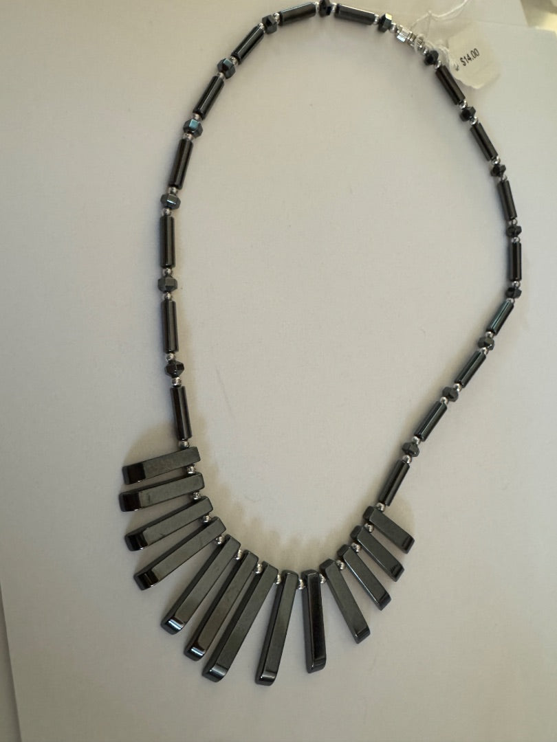 Hematite graduated necklace