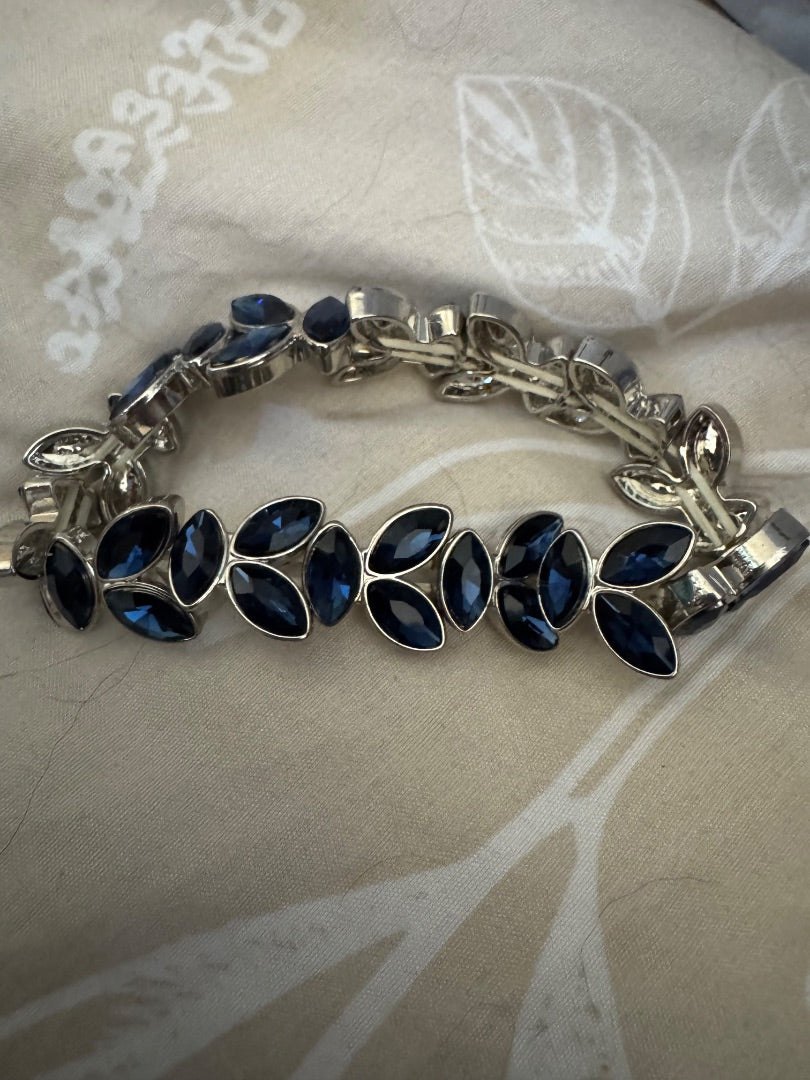 Blue Gilded Gardens stretchy bracelet