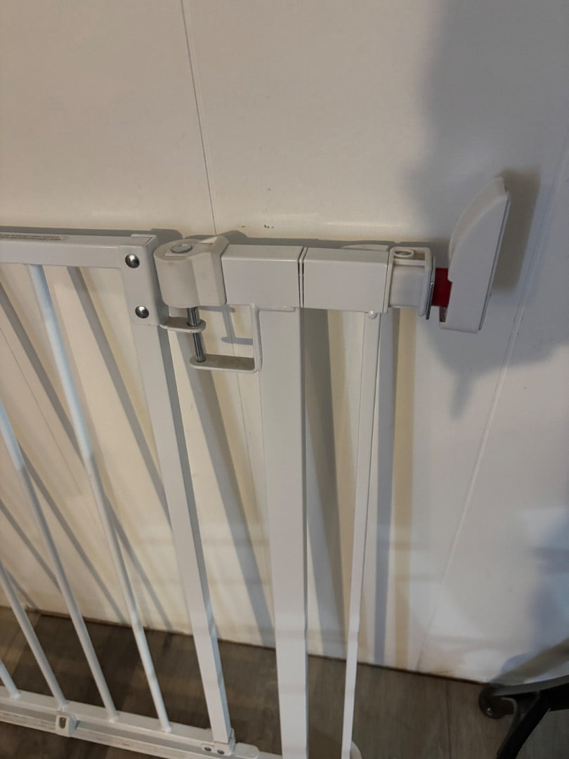Security gate, 3 foot wide 28 inches tall