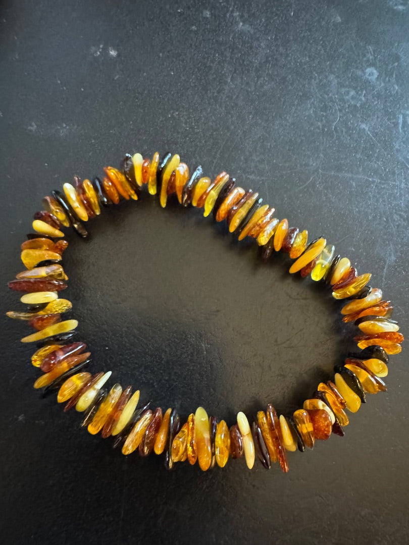 Faux stone chip stretchy bracelet