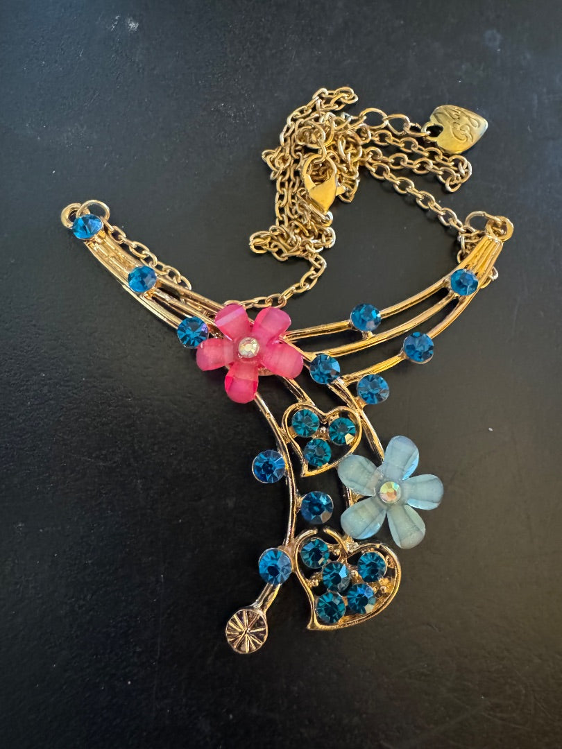 Betsy Johnson pink blue lgt blue loral gold tone necklace