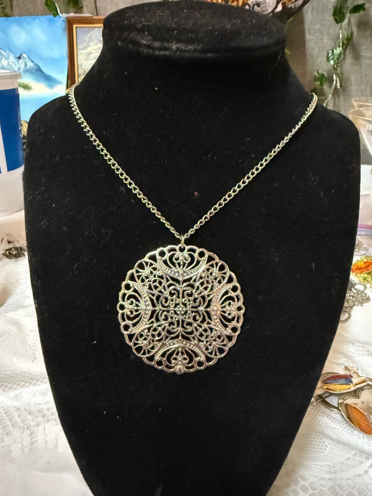 Silver tone  Necklace