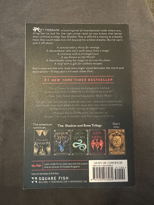 Softcover Six of Crows - Like New, 10 x 5 x 2