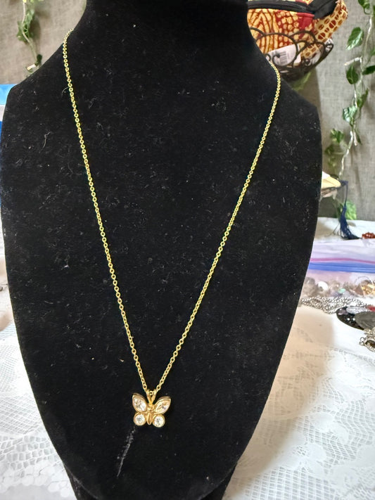 Gold tone Avon Necklace