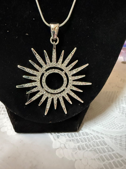 Silver tone  Necklace