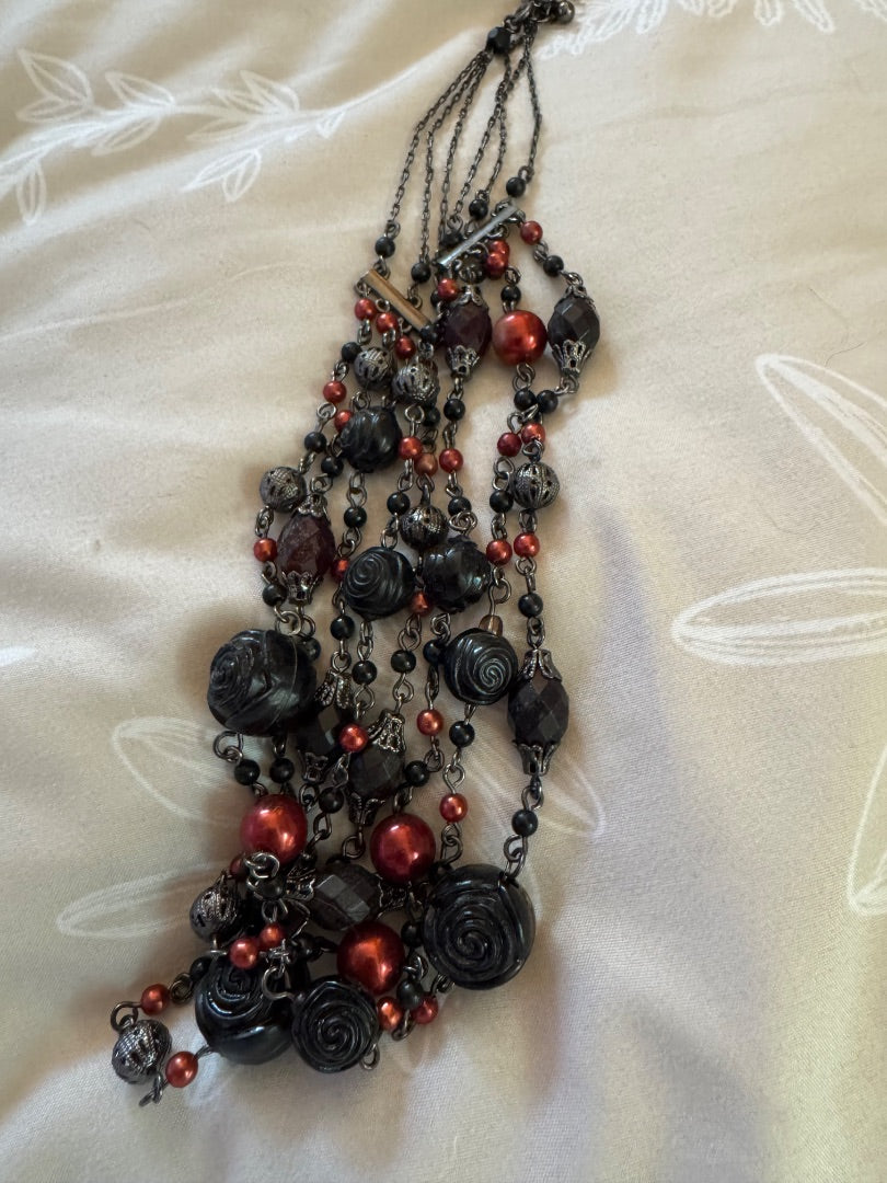 Black carved rose 3 strand necklace w/dark pink accents gun metal