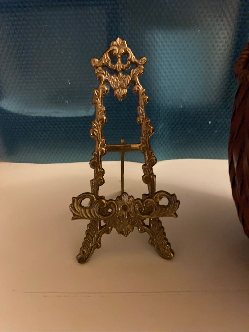 Gold Unknown Brass easel, 8”