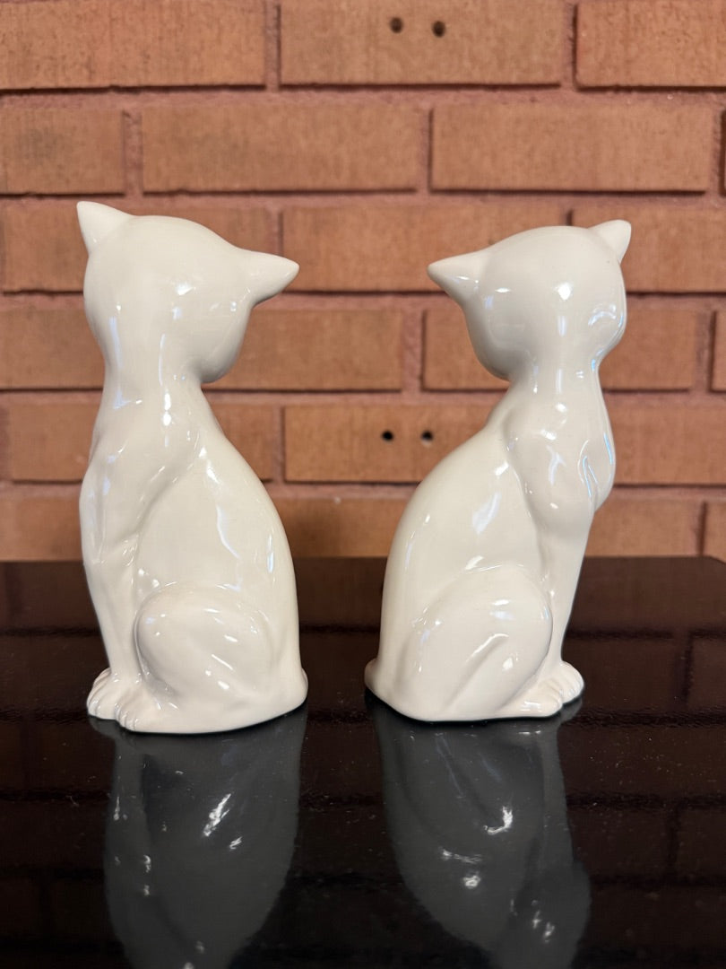 White MCM Siamese Cats Japan, 6 1/4” tall, 4” wide