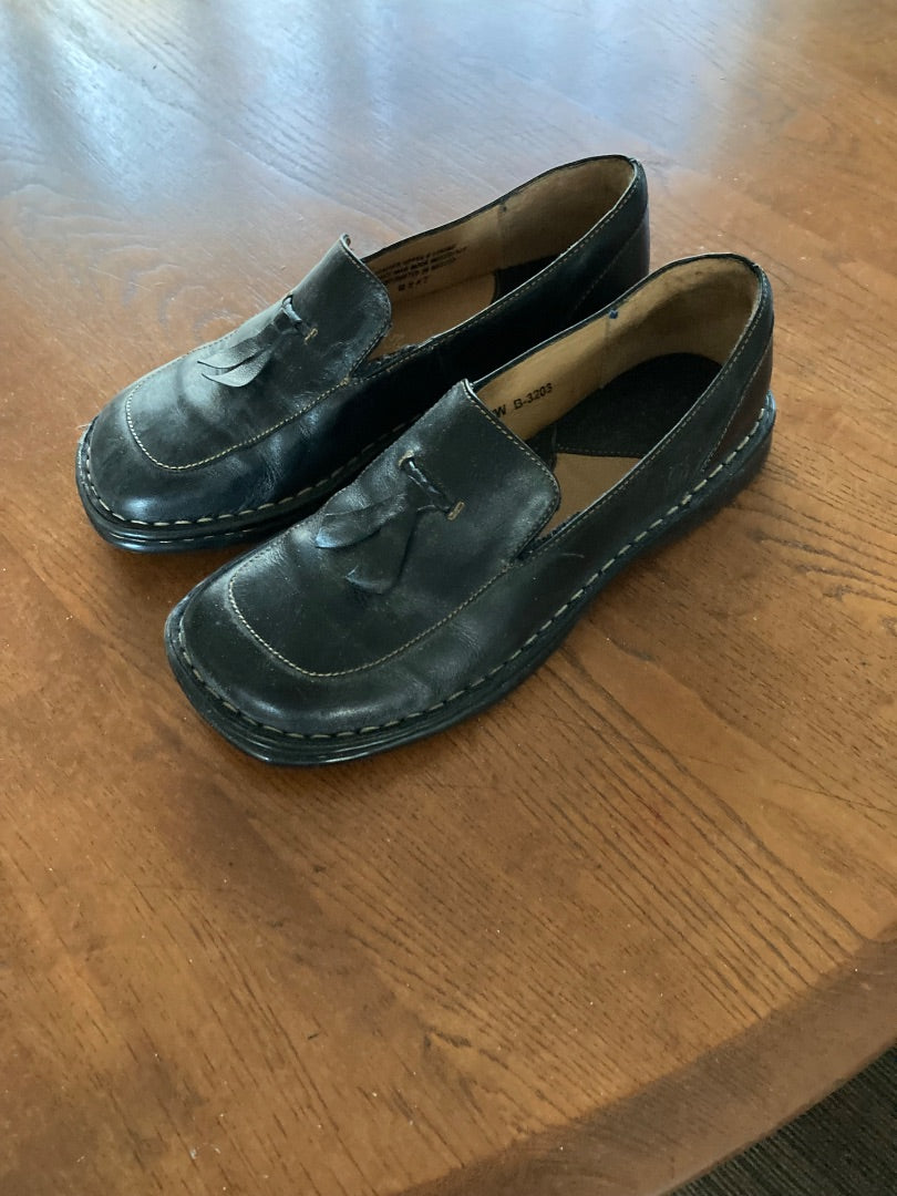 Women's Born Loafer Size 7(38)