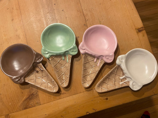 Ice cream spoon rest
