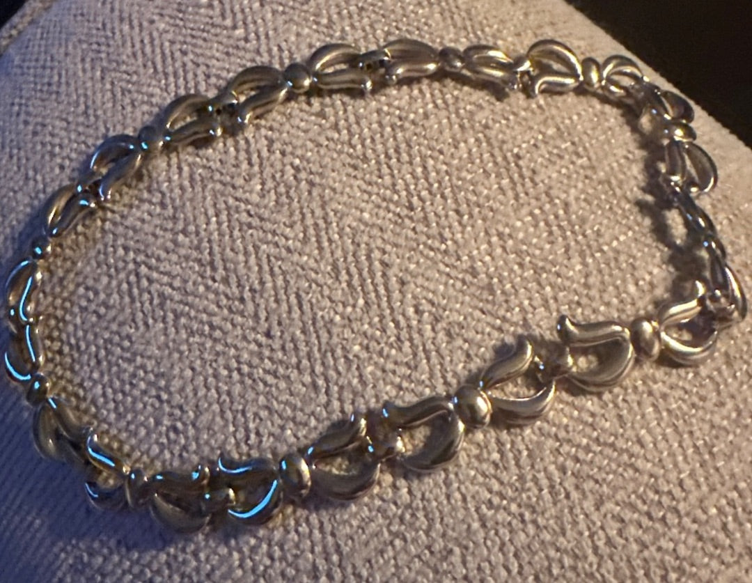 Vintage Monet, gold tone necklace