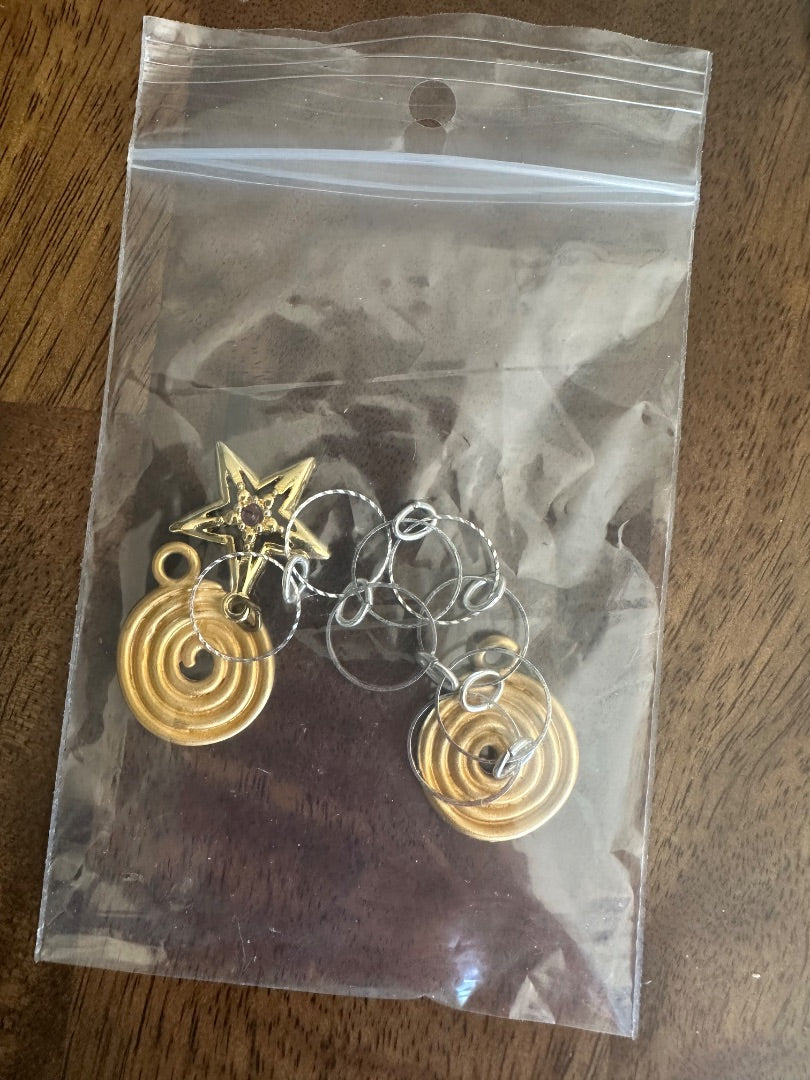 Miscellaneous gold tone, jewelry