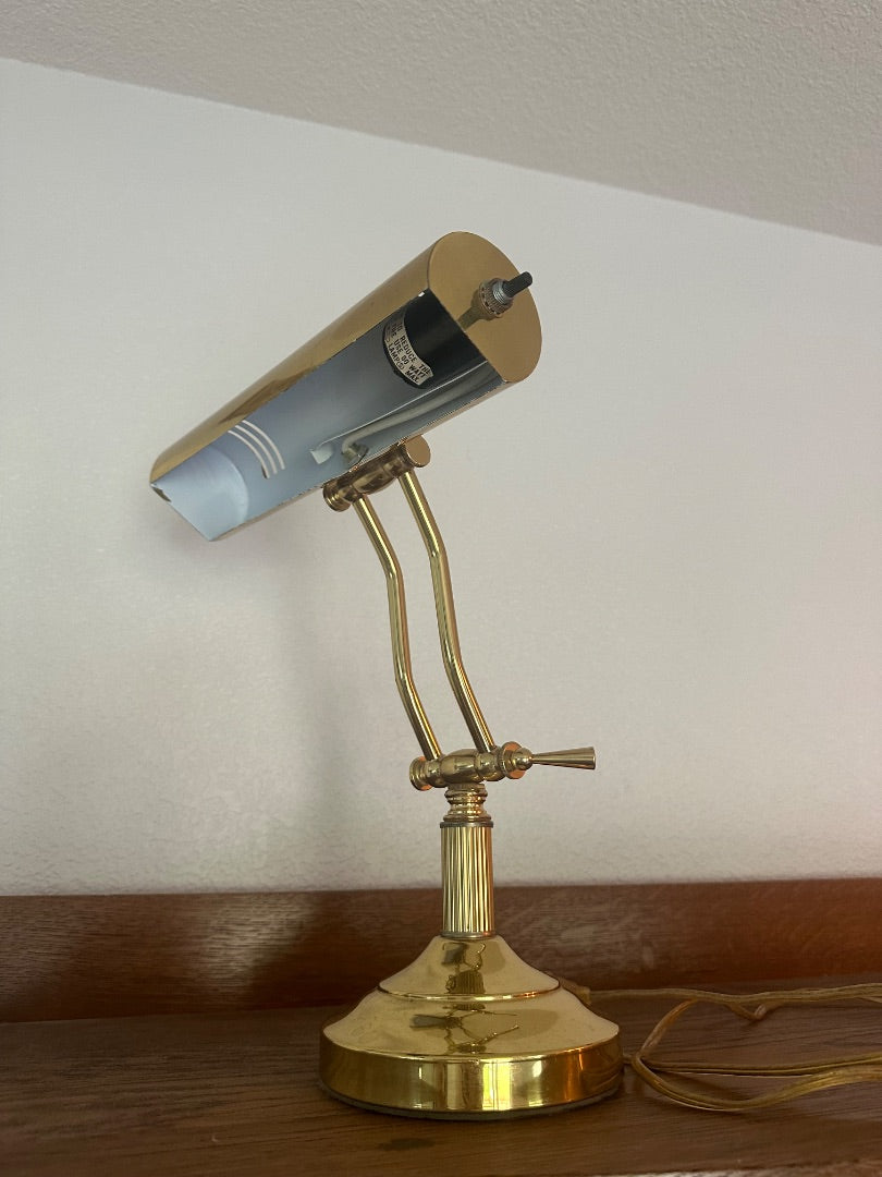 Vintage 1950s brass lamp adjustable.