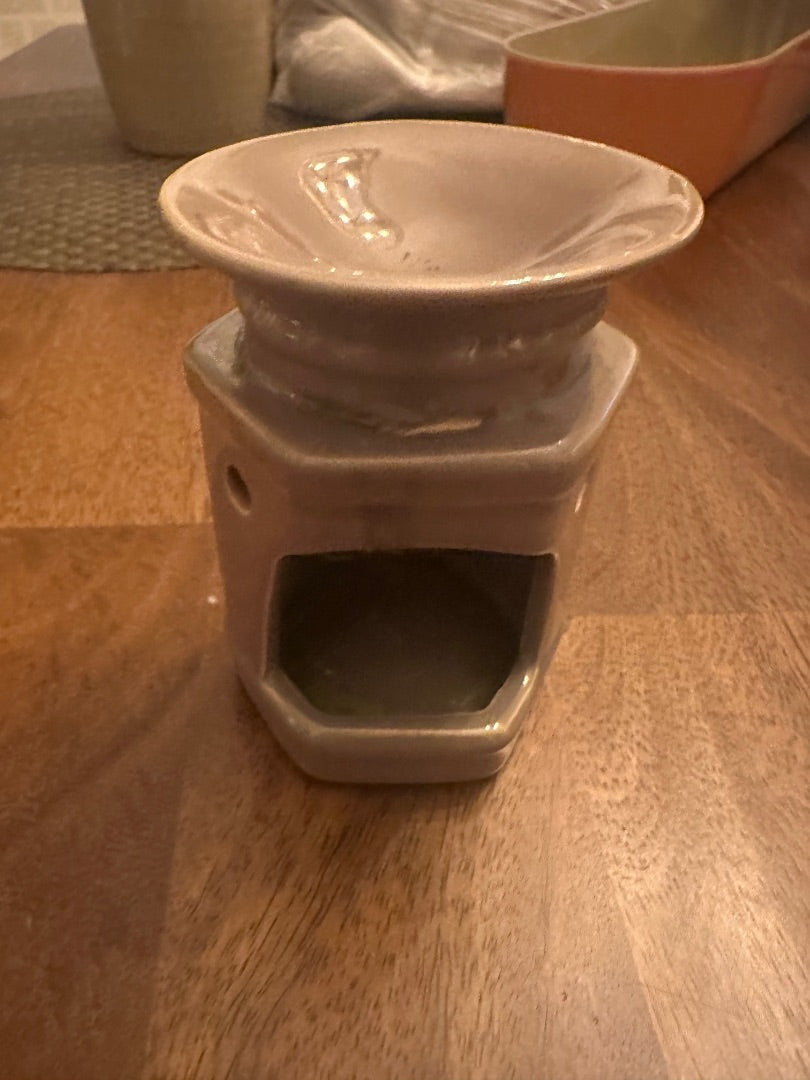 Green Tea light warmer, 3 1/2 in tall