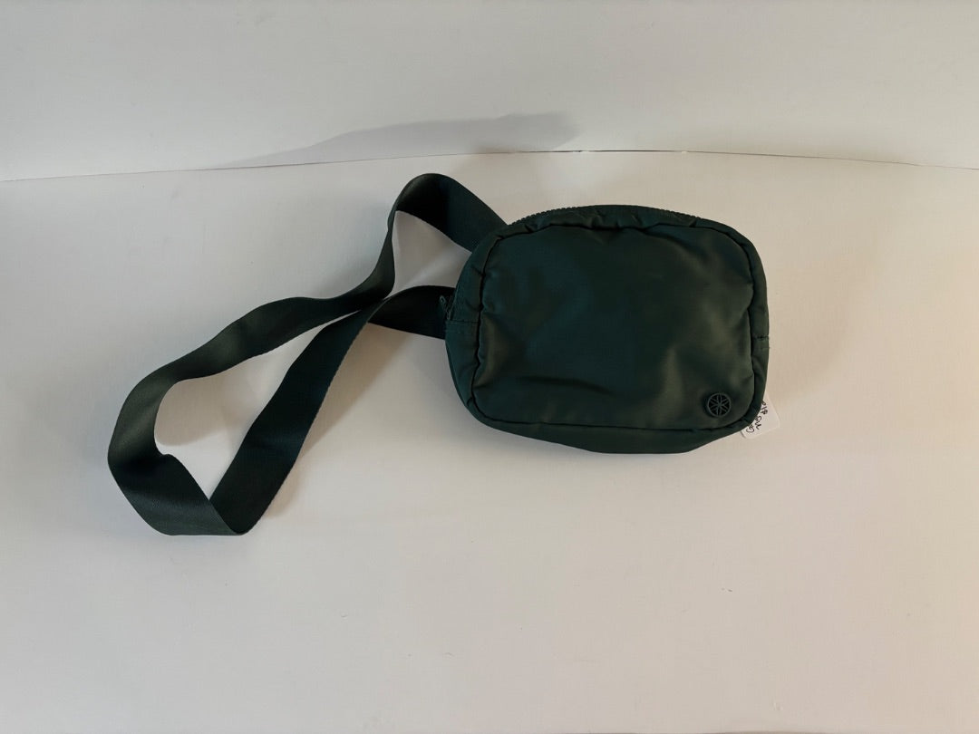 Purse - Gaiam small green nylon fanny pack