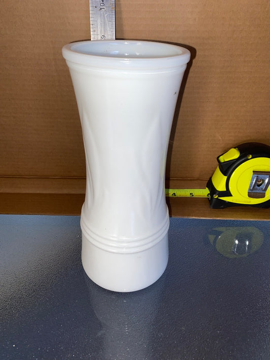 white EO Brody EO Brody Tulip Vase, 9”