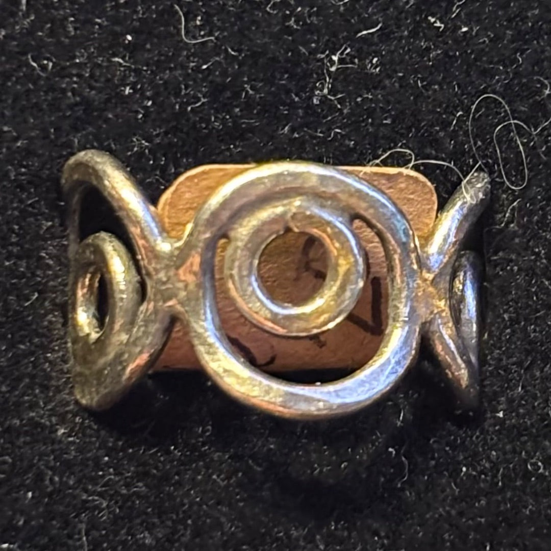 Silver Silver circle swirl ring, 6