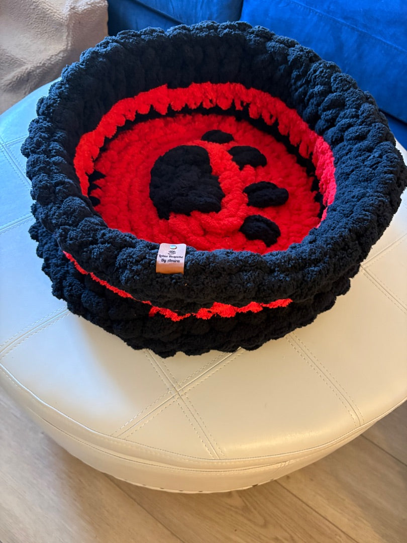 Red black Crimson Eclipse Pet Bed, 20