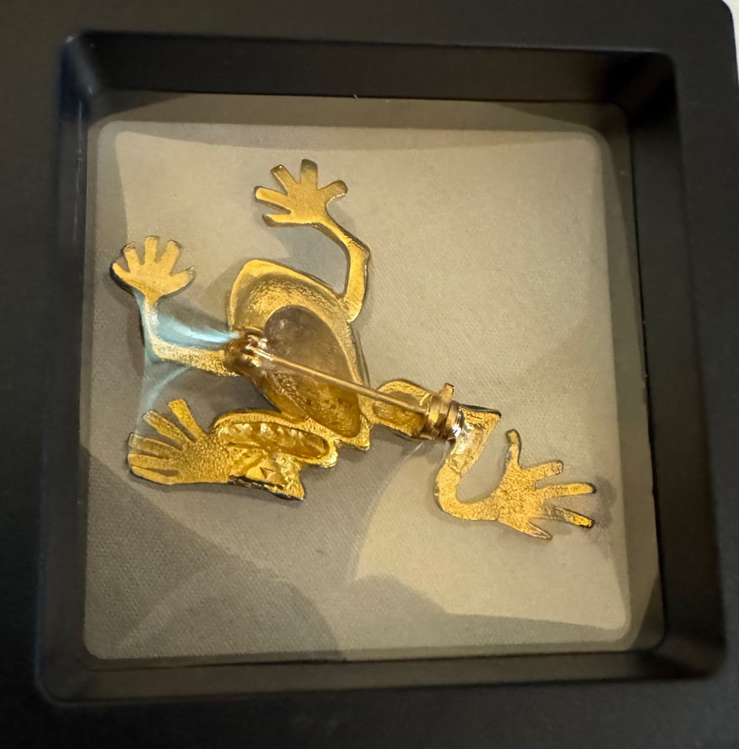 Green enamel frog brooch