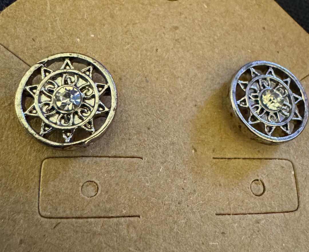 Silvertone small circle earrings