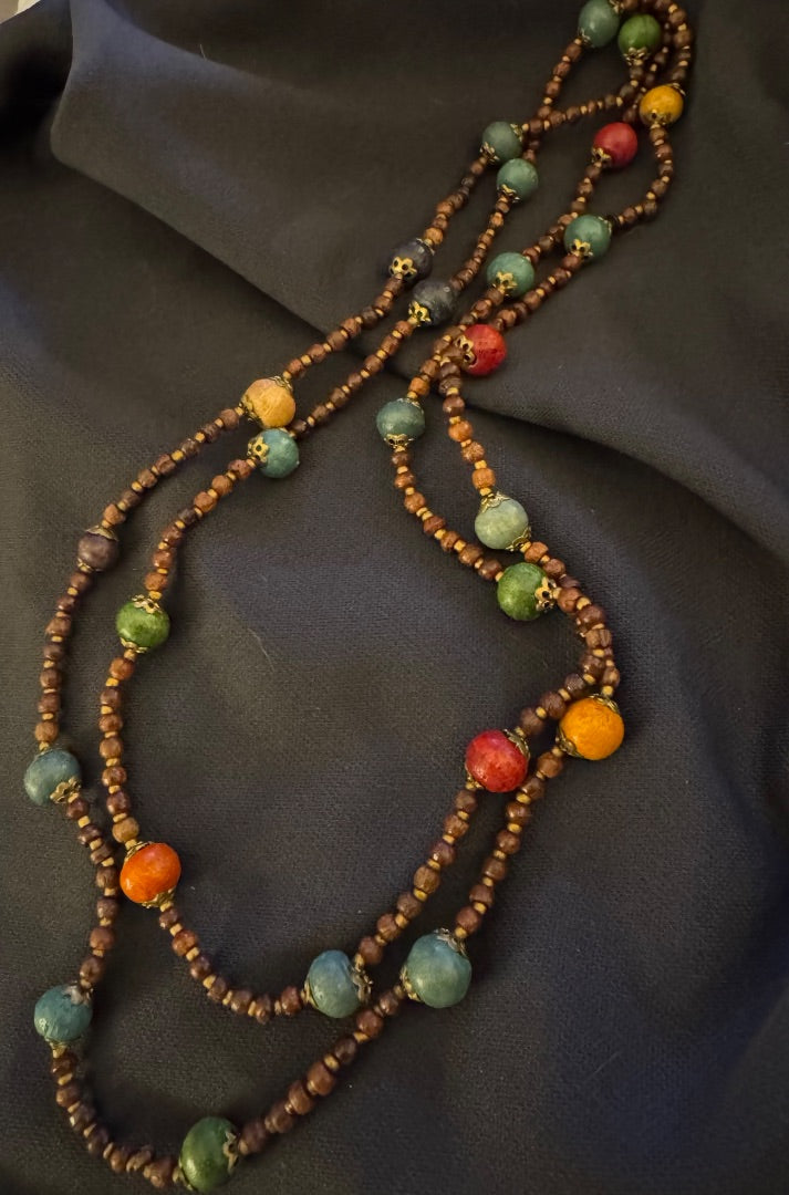 Multi color/size beaded necklace