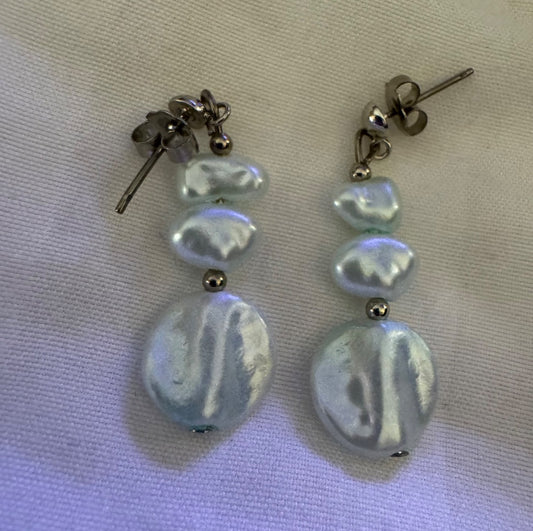 Faux pearl light green earrings