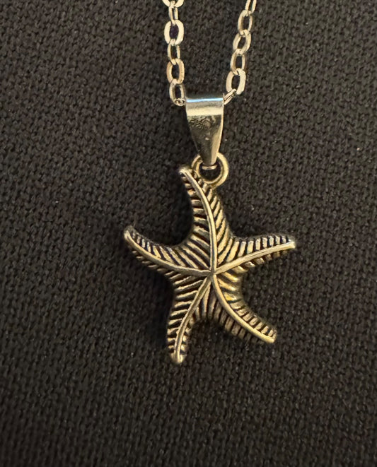 Starfish silvertone necklace