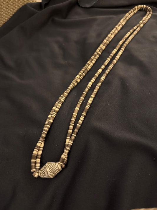 Darktan&offwhite long bead necklace