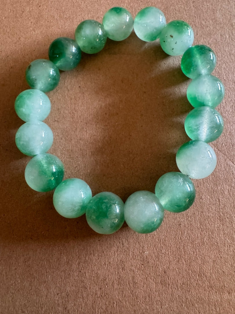 Green large bead stretchy bracelet