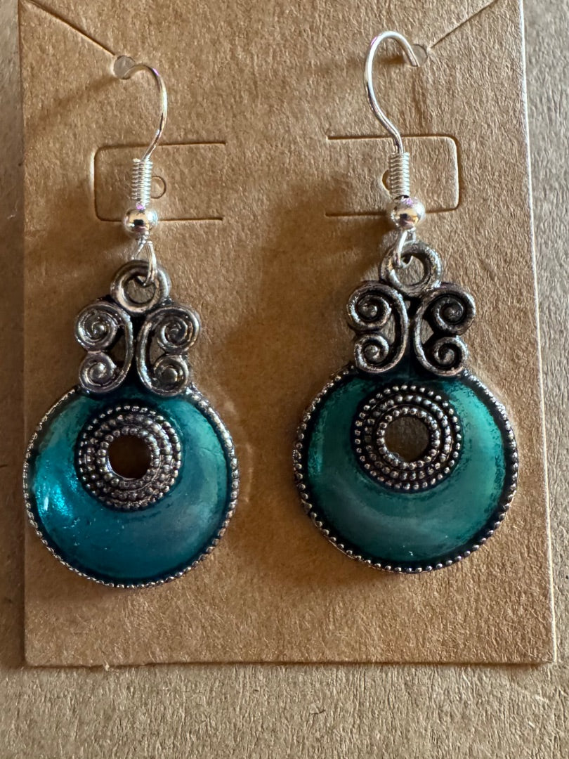 Green silver tone circle dangle earrings