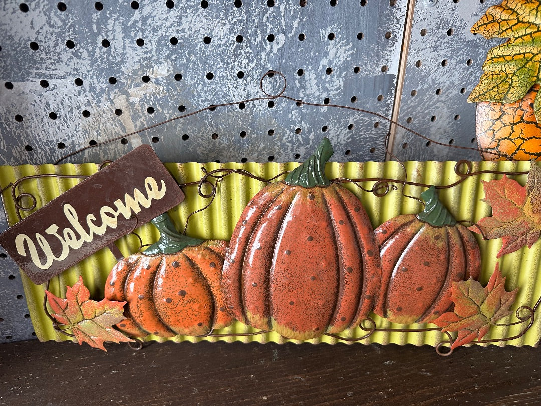 Pumpkin welcome sign
