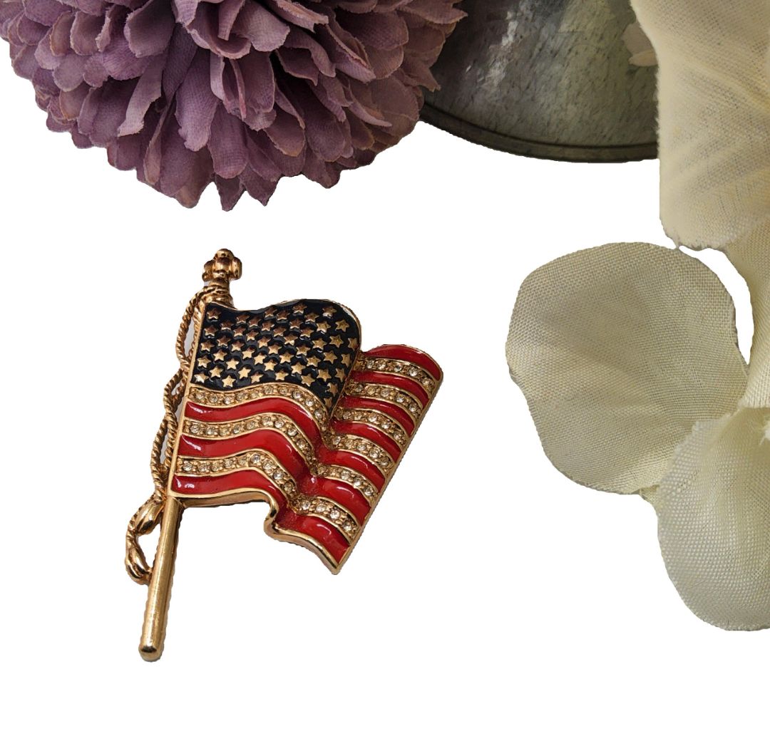 Monet Jewelry American Usa Flag Pin / Brooch Gold Tone Vintage 911 United We Sta Jewelry
