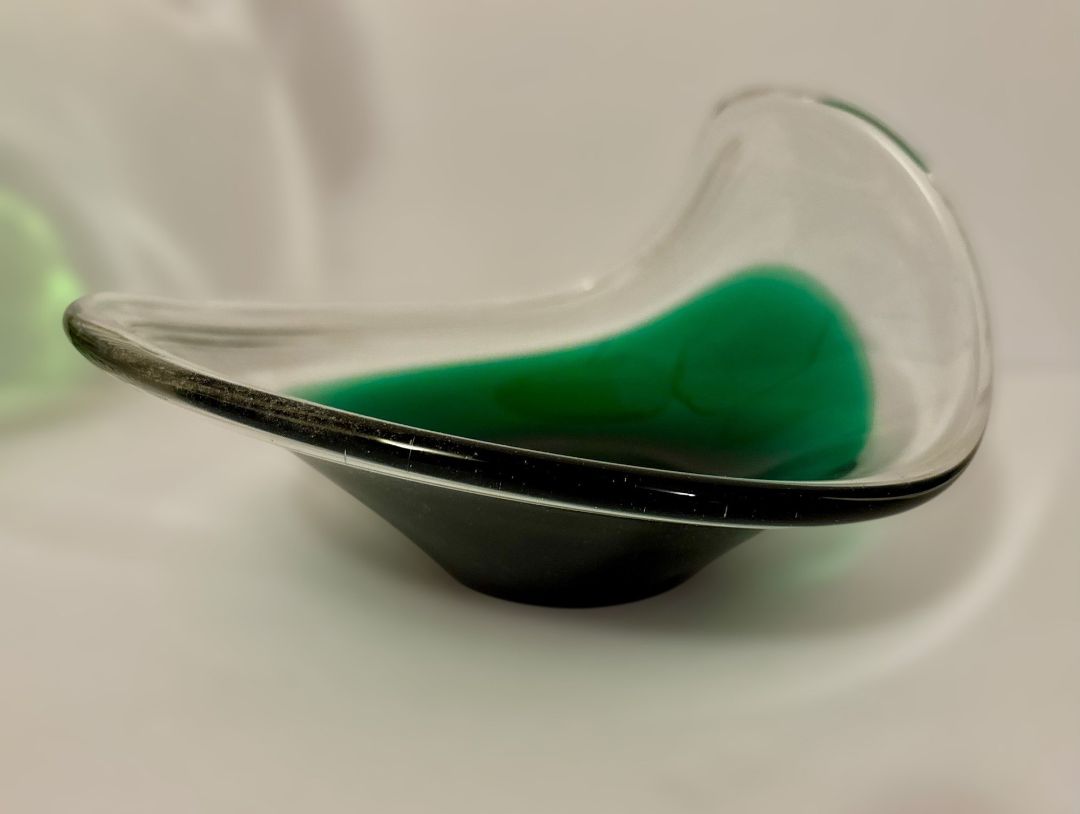 Vtg Grn Glass Bowl