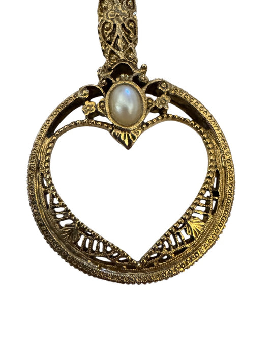 1928 Necklace w/heart magnifying glass