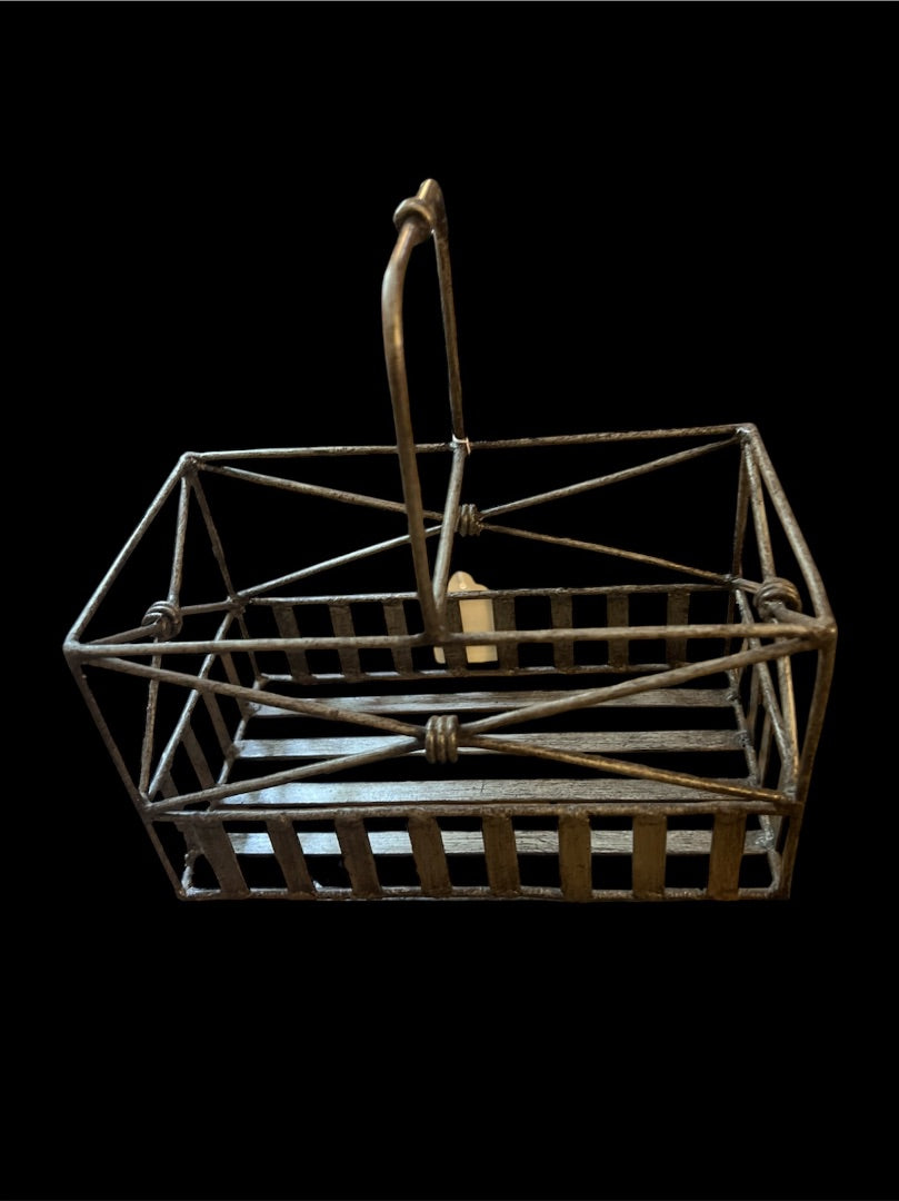 vintage-style wire metal bottle carrier
