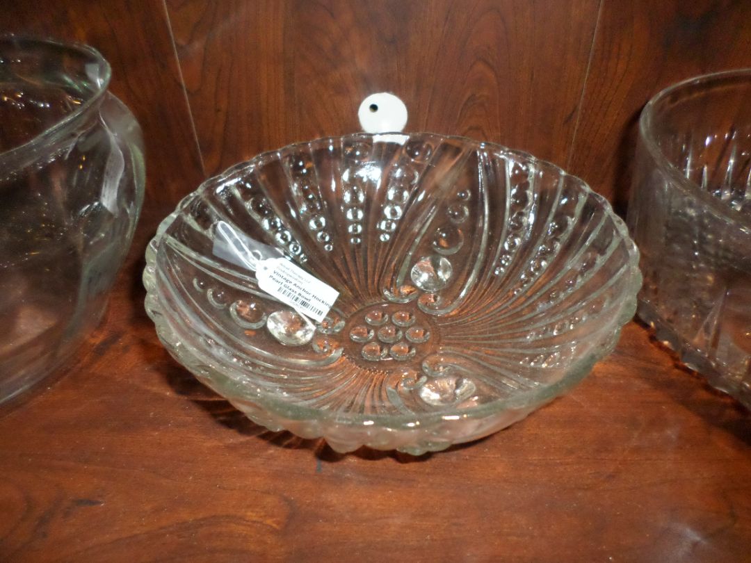 Vintage Anchor Hocking Oyster and Pearl Glass Bowl