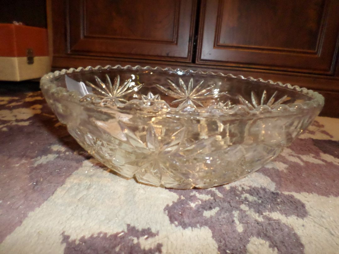 Anchor Hocking Presscut Glass Serving Bowl