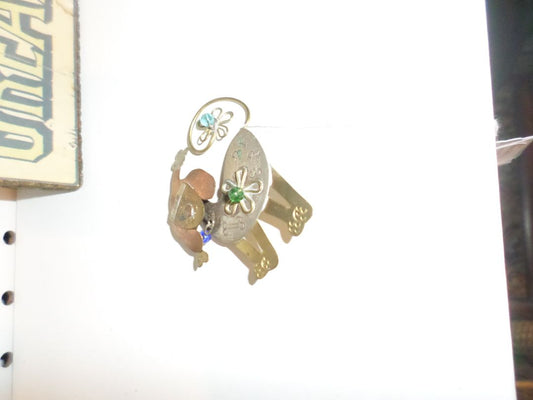 Hanging Dog (Small)