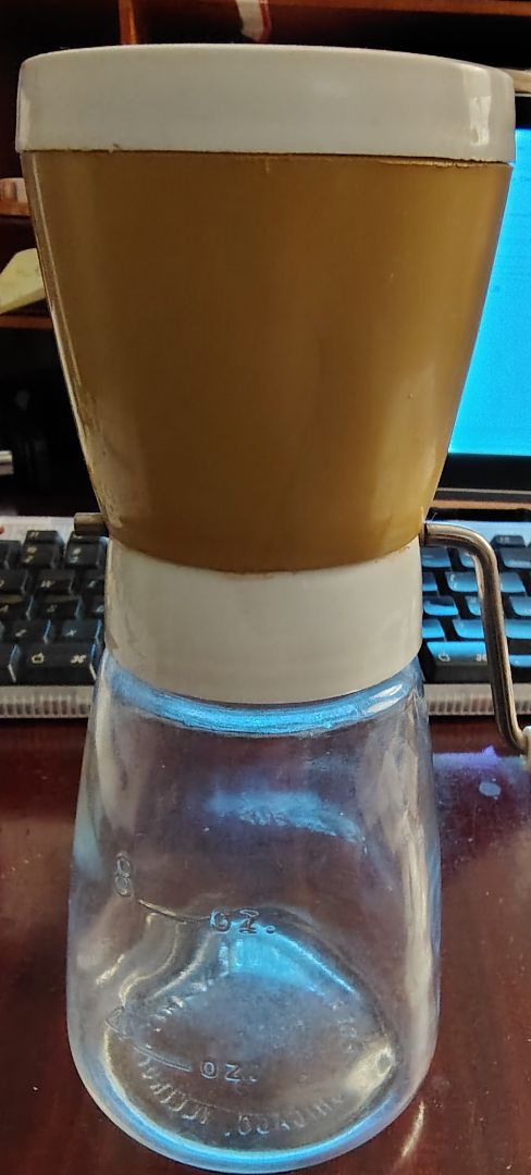 Red Federal Housewares 1970s Handcrank Chopper, 8.5 " high