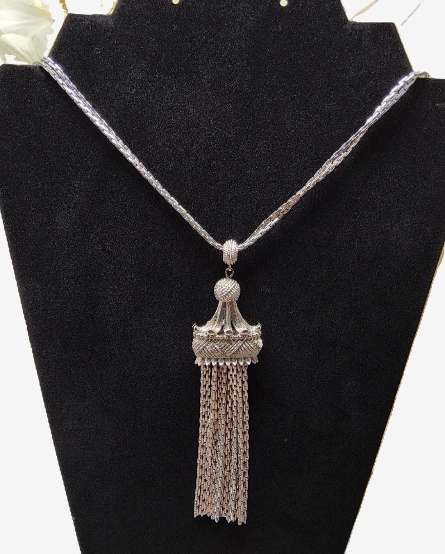 Vintage 1970's MONET Silver Tone PAGODA TASSEL Traviata Necklace Vintage