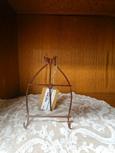 Small Rustic Brown display easel With Butterfly LR
