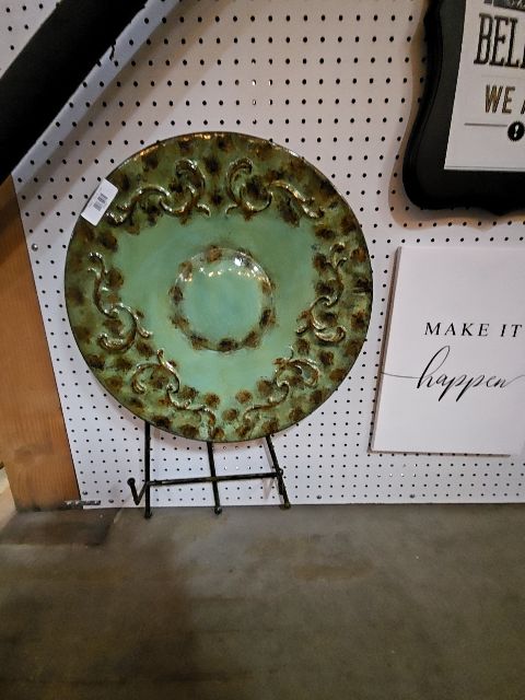 Rustic Decorative Round Metal Plate With Embossed  & Distressed Aqua Finish LR
